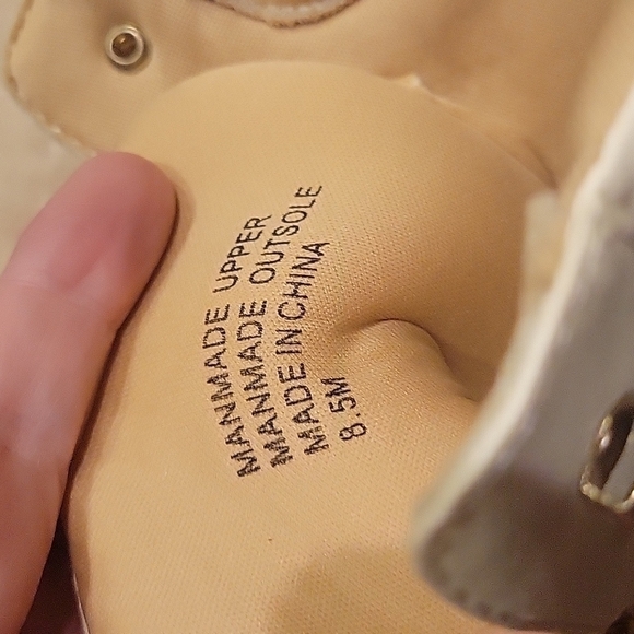 NEW! ANN TAYLOR LOFT Cream Faux Leather Hiker Hiking Ankle Boots 8.5. - Picture 7 of 8